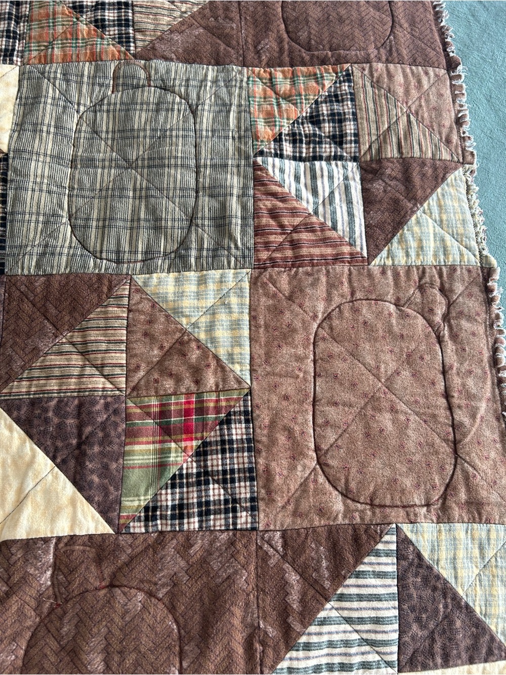 Handmade Rust Patchwork Rag Quilt w Pumpkins - Picture 7 of 12